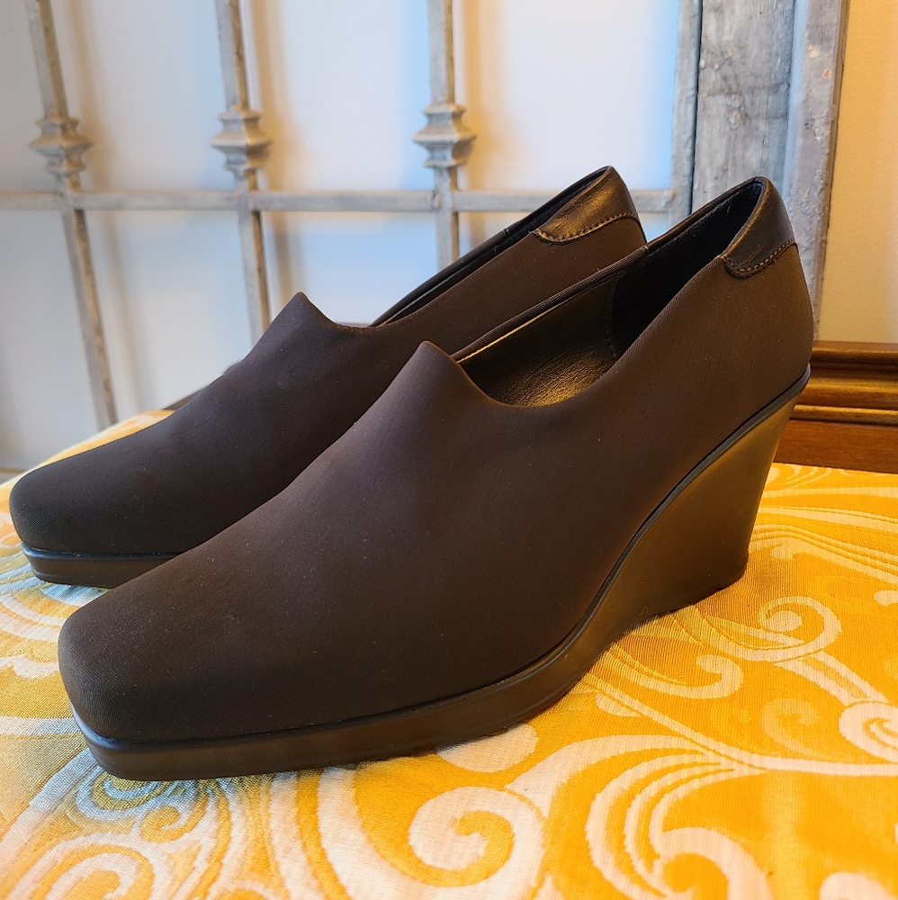 La CANADIENNE waterproof shoes
